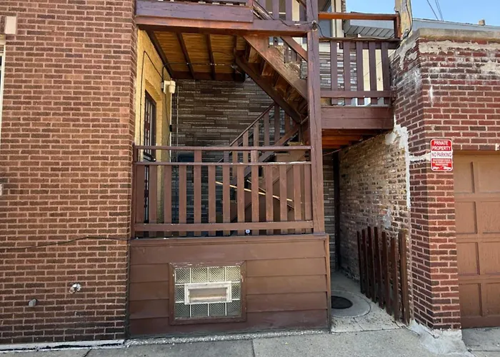 Prime Location - Cozy 3bd Near Downtown! Free Parking & Fast Wifi! Apartment *